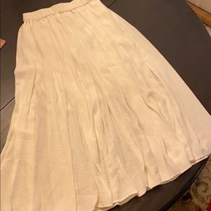 Size 2 Women’s pleated Ivory Skirt